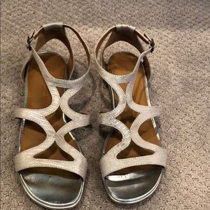 Gentle Souls flat silver sandals size 9.5